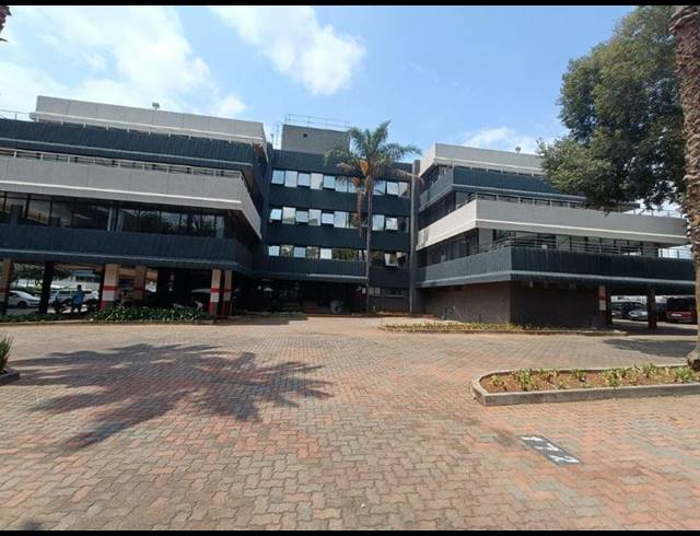 BUSINESS PROPERTY TO RENT IN CRESTA